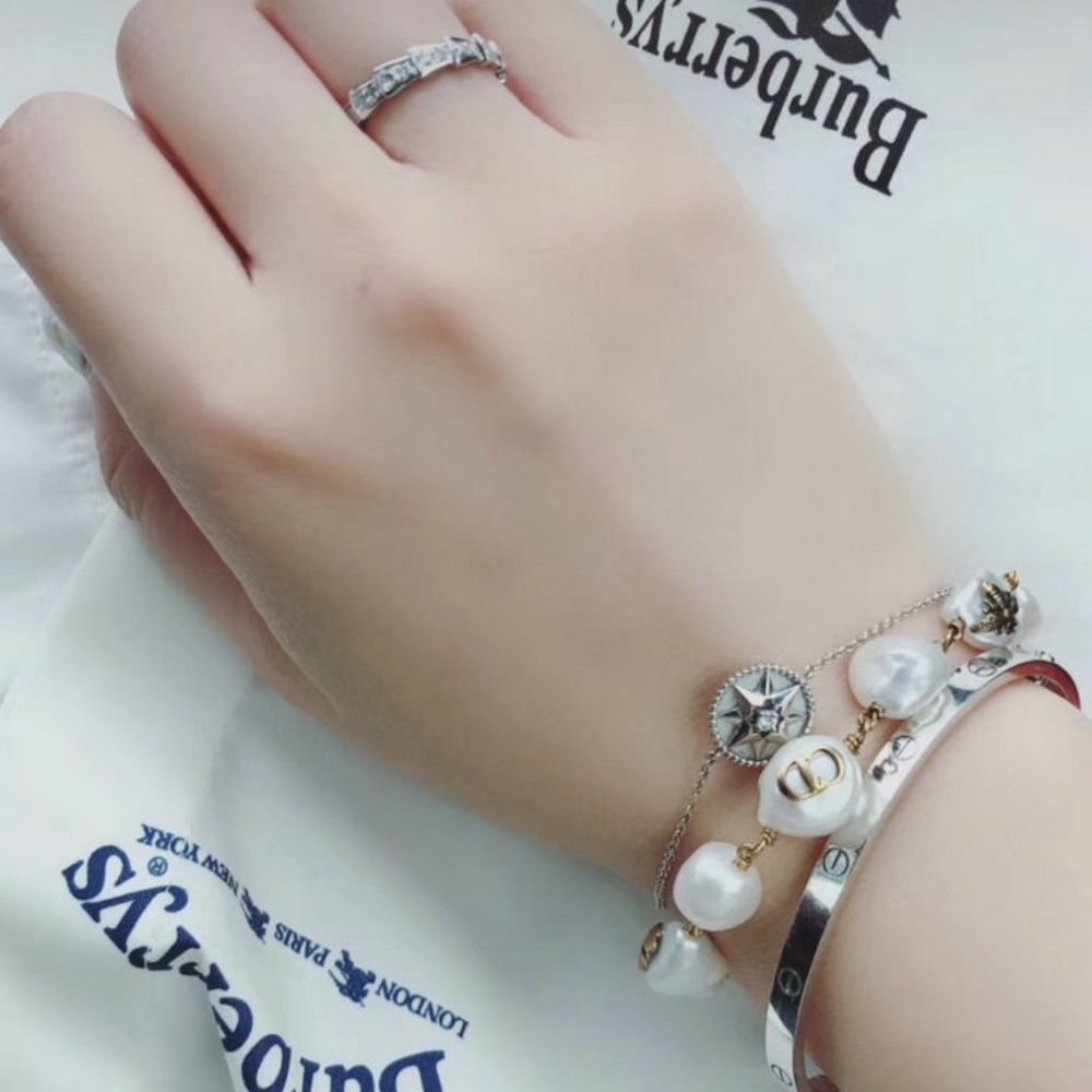 Bracelets - Picture 3 of 5